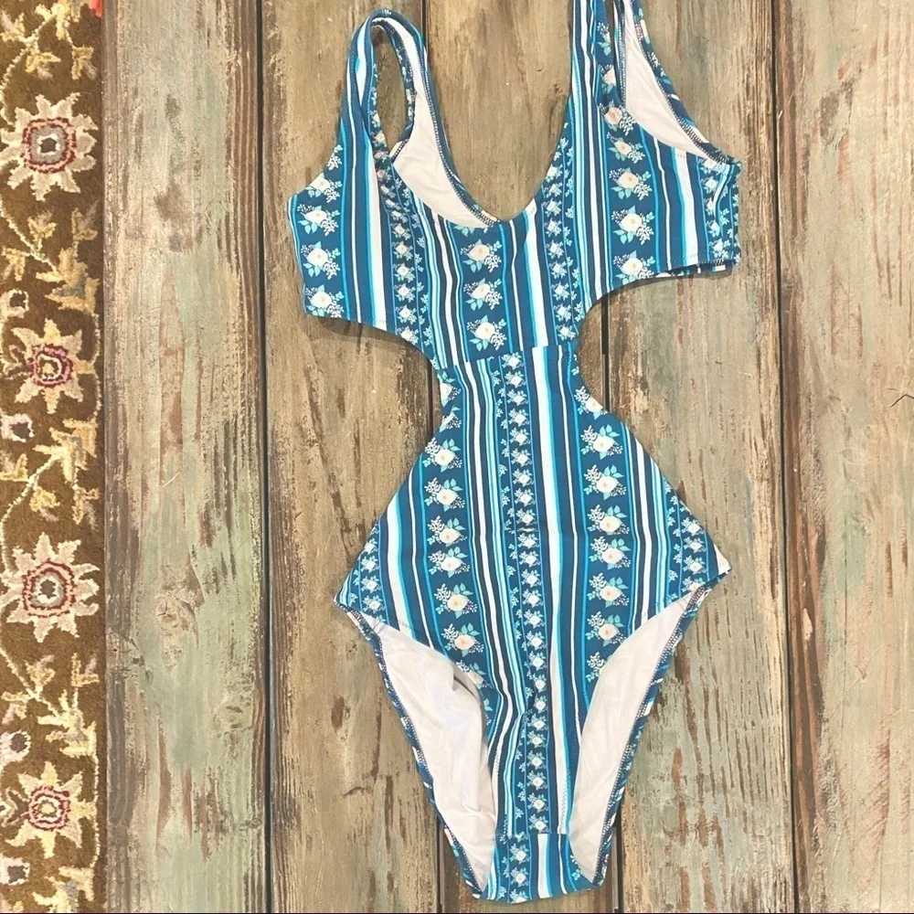 Cupshe NWT Sz Medium One Piece Swimsuit W/ Cutouts, Blue Floral & Stripes Print